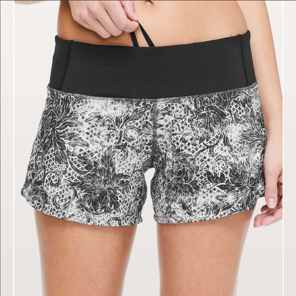 Lululemon Run Times Short II *4” Size 6